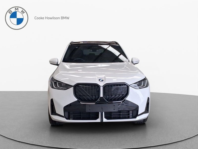 2026 BMW X3 30e xDrive image 2