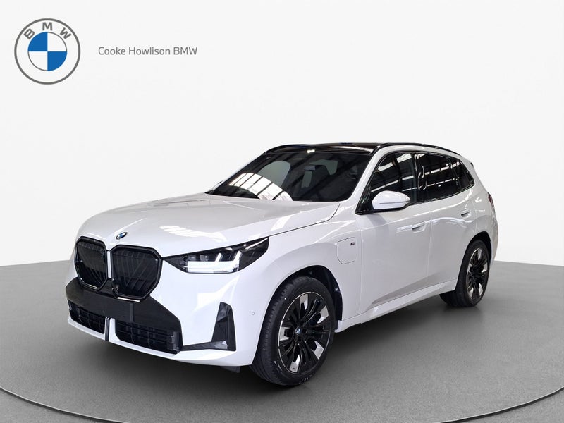 2026 BMW X3 30e xDrive image 3