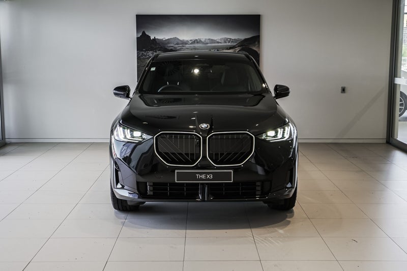 2026 BMW X3 30e xDrive image 4