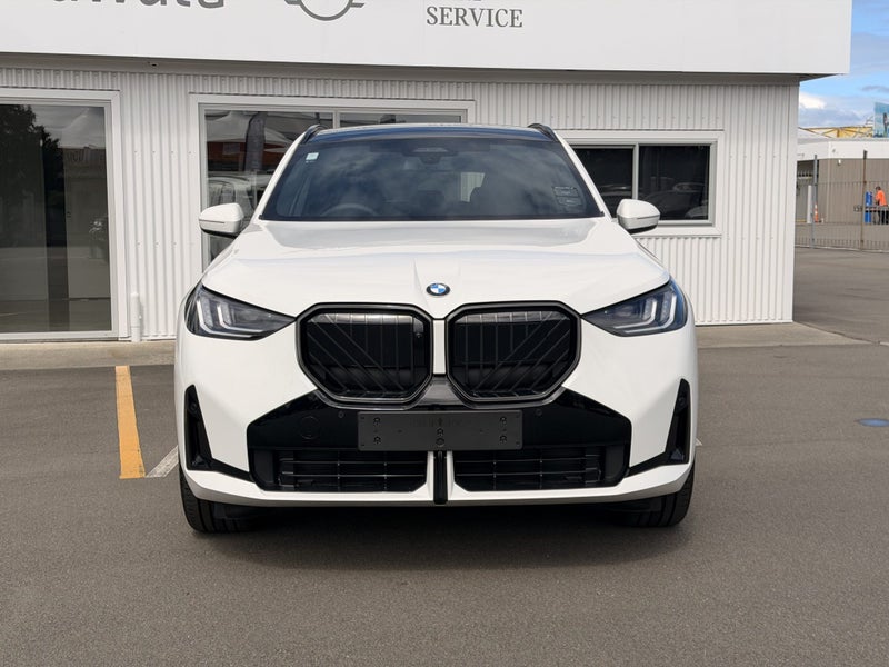 2026 BMW X3 30e xDrive - PHEV // Stunning look!... image 2