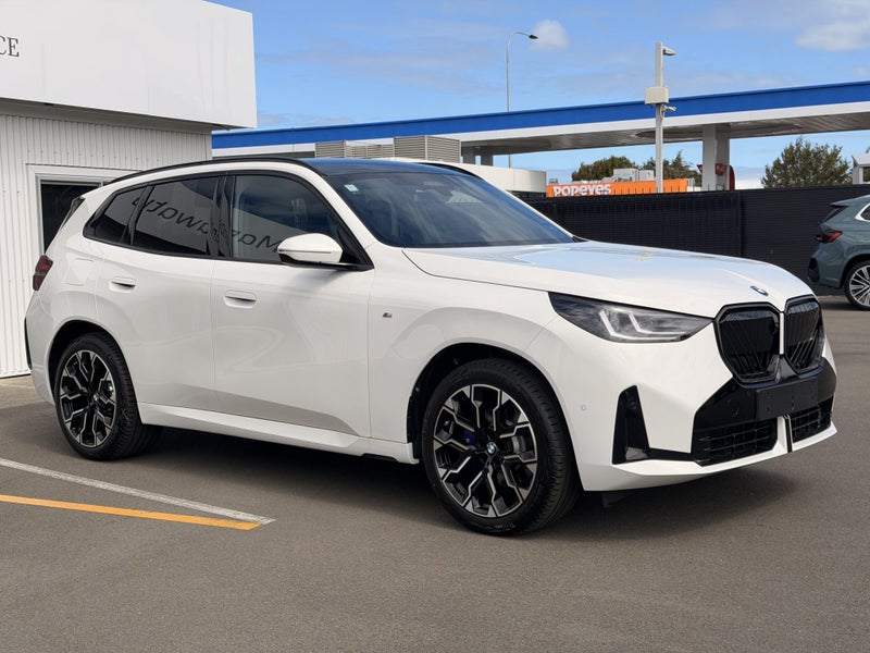 2026 BMW X3 30e xDrive - PHEV // Stunning look!... image 3