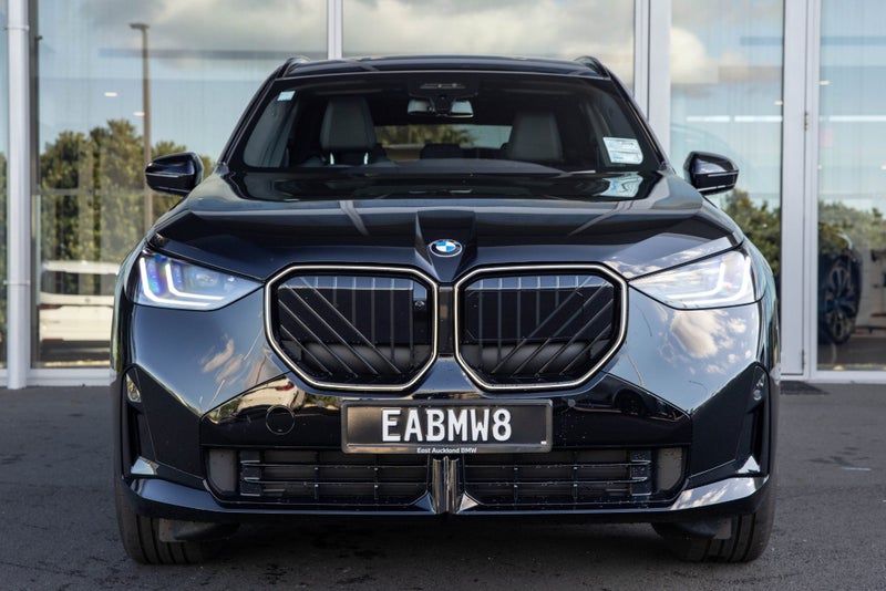 2026 BMW X3 X3 30e xDrive image 2
