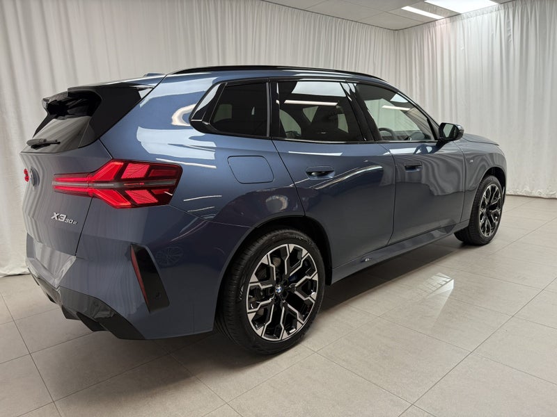 2026 BMW X3 X3 30e xDrive image 3