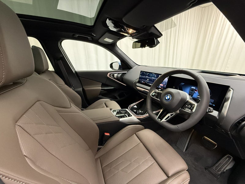 2026 BMW X3 X3 30e xDrive image 4