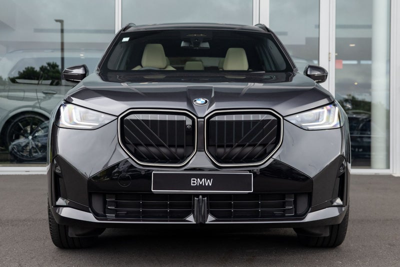 2026 BMW X3 X3 30e xDrive image 2