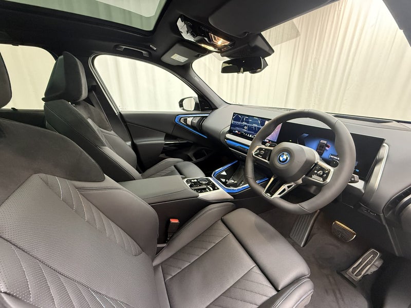 2026 BMW X3 X3 30e xDrive image 4