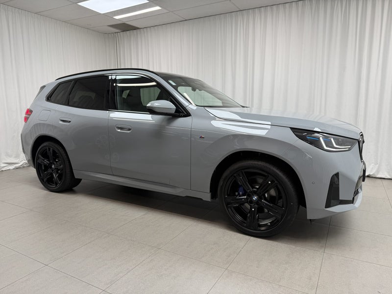 2026 BMW X3 X3 30e xDrive image 2