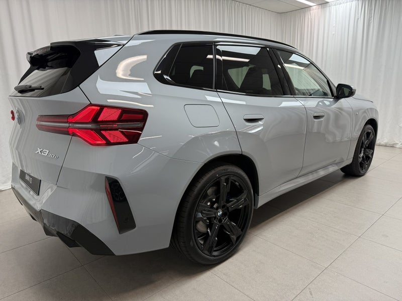 2026 BMW X3 X3 30e xDrive image 3