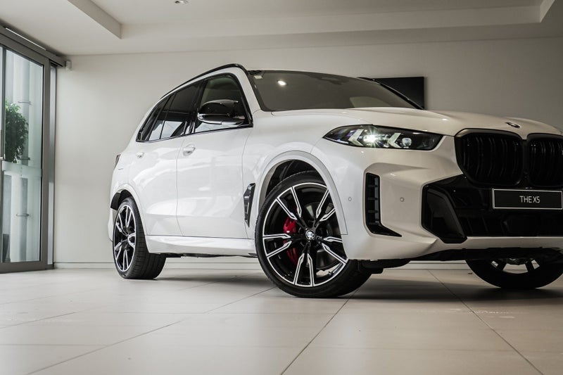 2026 BMW X5 M60i image 2
