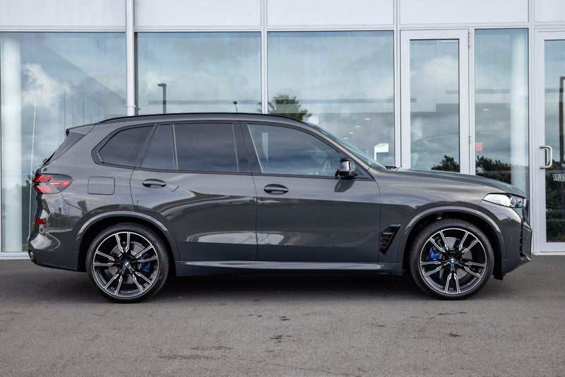 2026 BMW X5 M60i xDrive image 5