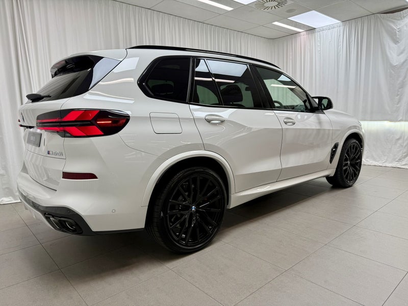 2026 BMW X5 X5 M60i image 3
