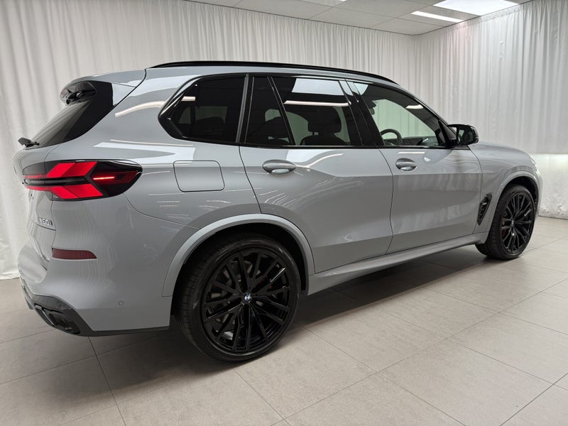2026 BMW X5 X5 M60i image 3