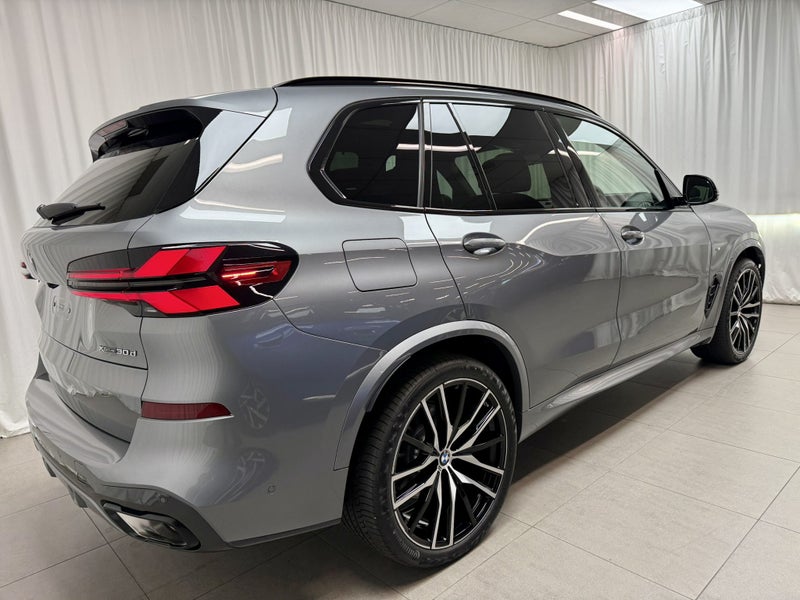 2026 BMW X5 X5 xDrive30d image 3