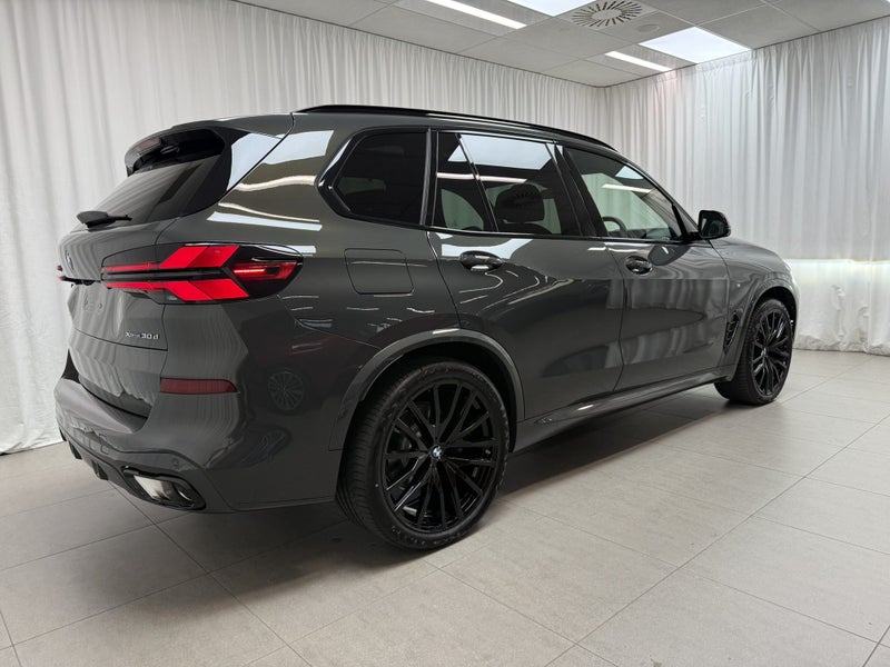 2026 BMW X5 X5 xDrive30d image 3