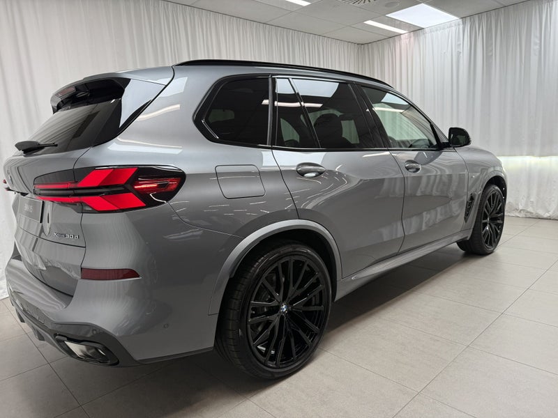 2026 BMW X5 X5 xDrive30d image 3