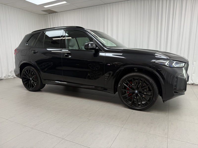 2026 BMW X5 X5 xDrive30d Sports Collecton with... image 2