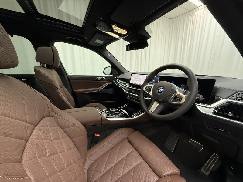 2026 BMW X5 X5 xDrive50e image 4