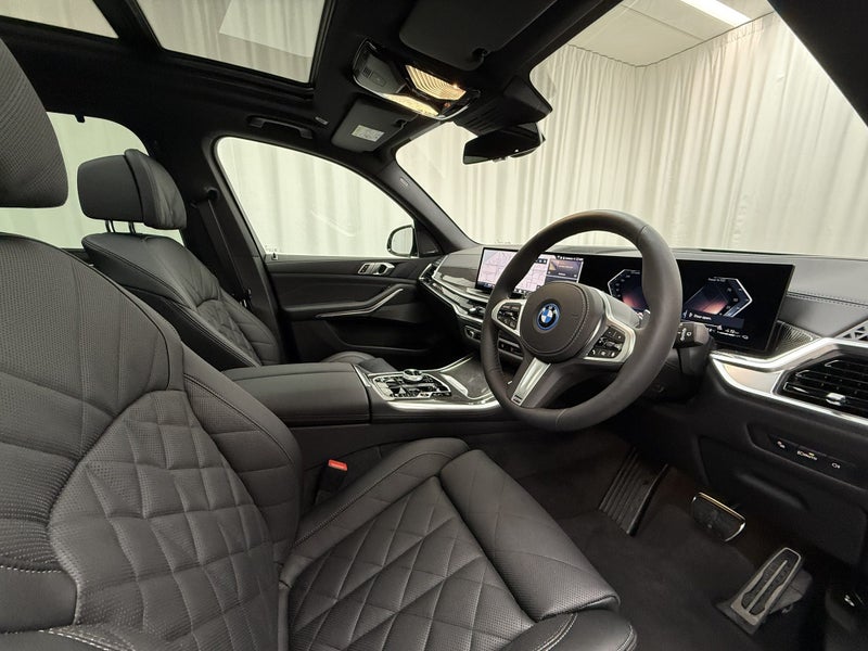 2026 BMW X5 X5 xDrive50e image 4