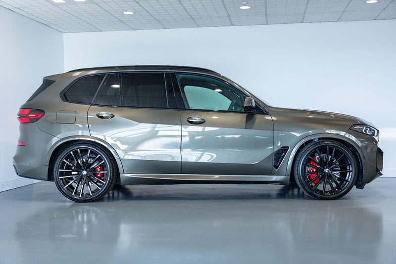 2026 BMW X5 xDrive 30d image 2