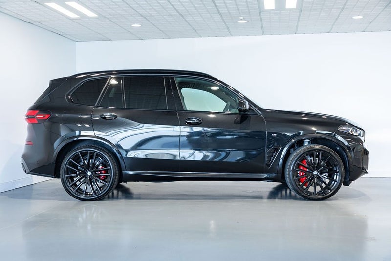 2026 BMW X5 xDrive 30d Sport Collection image 3