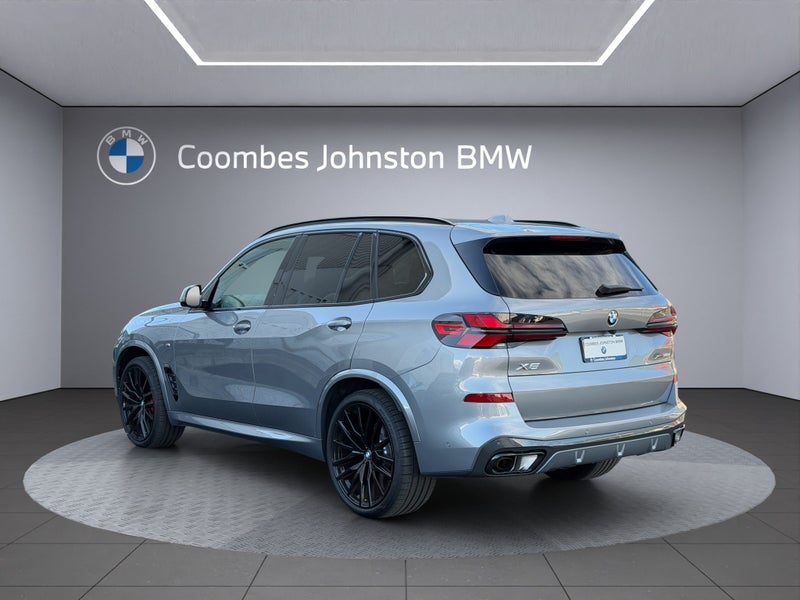 2026 BMW X5 xDrive 30D Sport Collection image 4