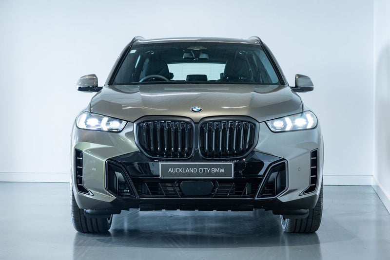 2026 BMW X5 xDrive 30d Sports Collection image 3