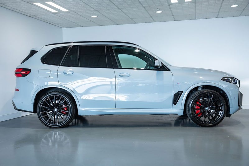 2026 BMW X5 xDrive 40d image 3