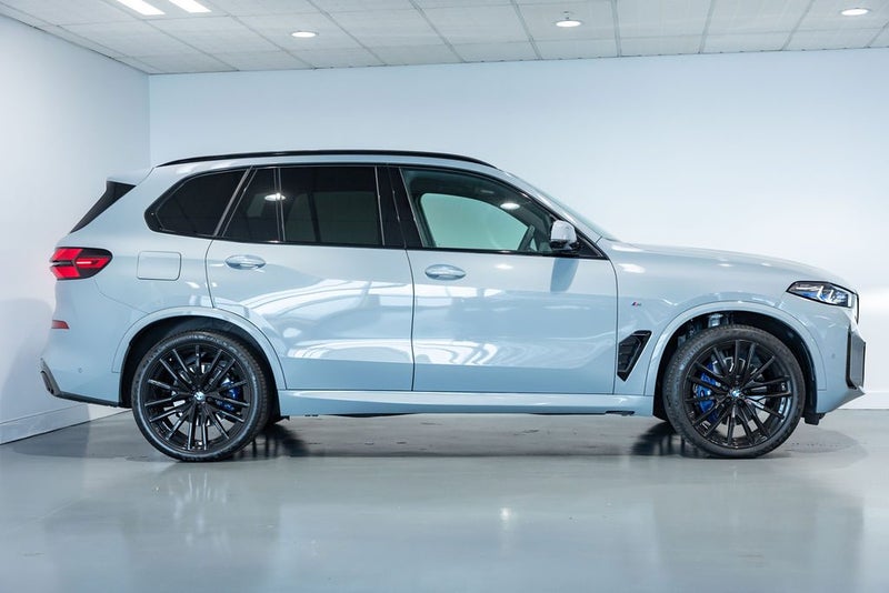 2026 BMW X5 xDrive 40d image 3