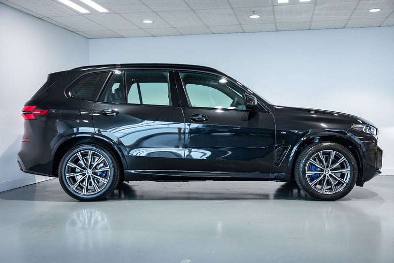 2026 BMW X5 xDrive 50e image 3