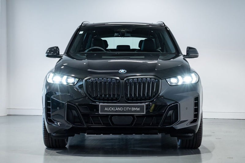2026 BMW X5 xDrive 50e image 4