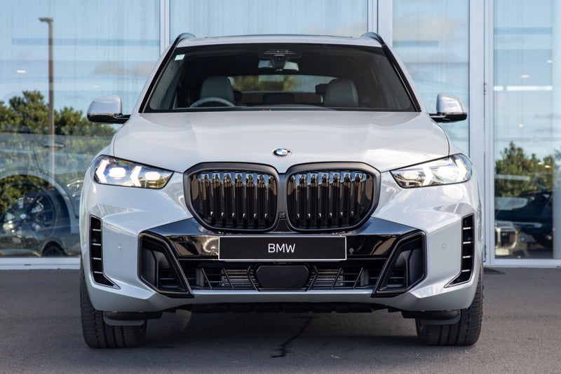 2026 BMW X5 xDrive30d image 2