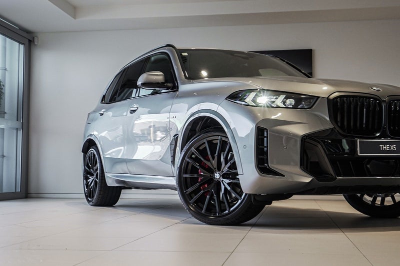 2026 BMW X5 xDrive30d image 2