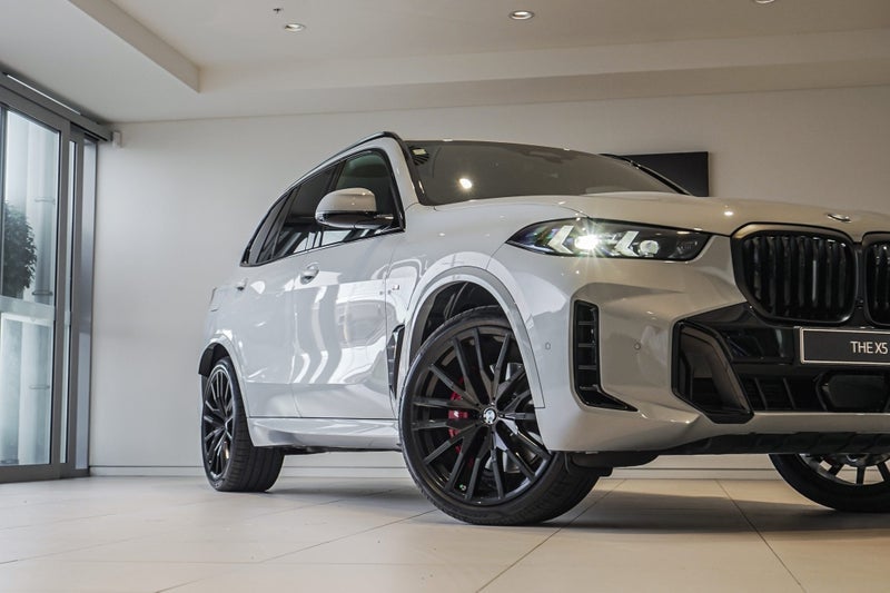 2026 BMW X5 xDrive30d image 2