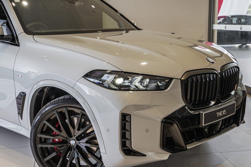 2026 BMW X5 xDrive30d image 3