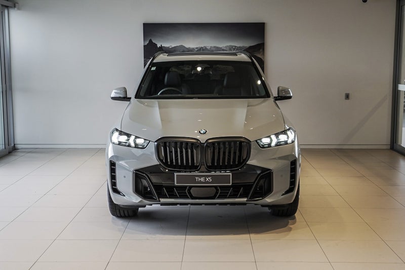 2026 BMW X5 xDrive30d image 4