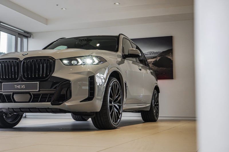 2026 BMW X5 xDrive30d image 5