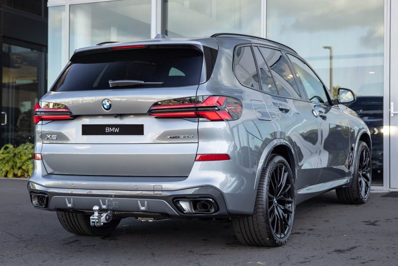 2026 BMW X5 xDrive30d image 3