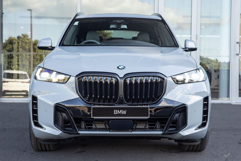 2026 BMW X5 xDrive30d image 2