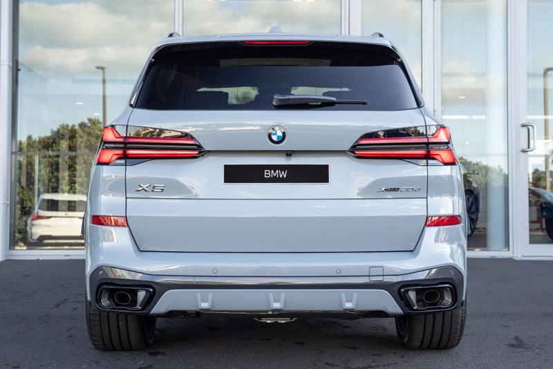 2026 BMW X5 xDrive30d image 4