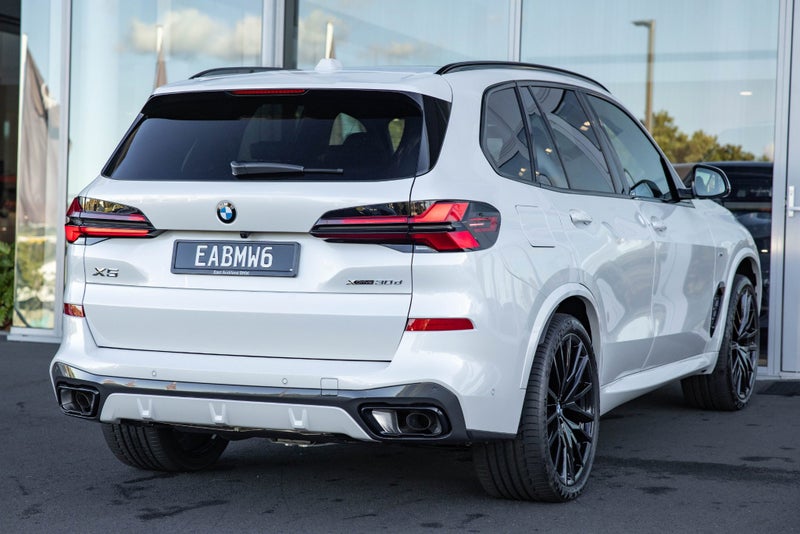 2026 BMW X5 xDrive30d image 3