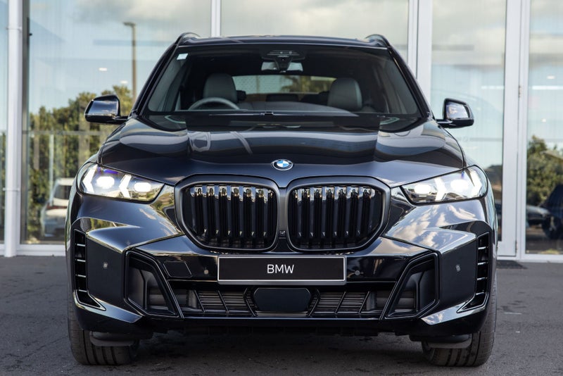 2026 BMW X5 xDrive30d image 2