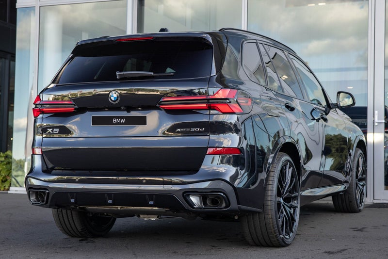 2026 BMW X5 xDrive30d image 3