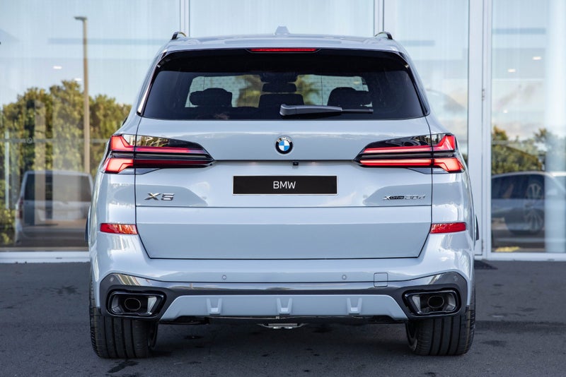 2026 BMW X5 xDrive30d image 4