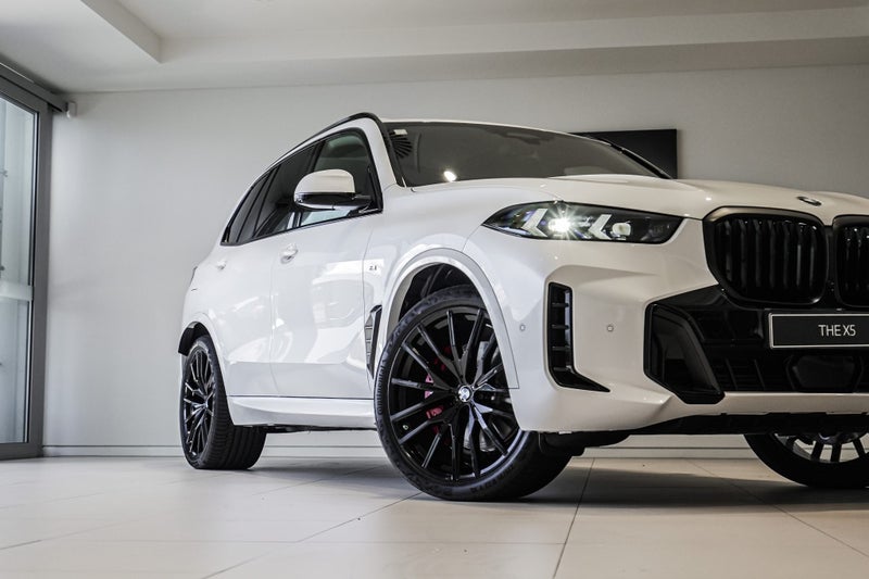 2026 BMW X5 xDrive30d image 2