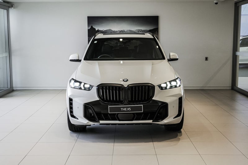 2026 BMW X5 xDrive30d image 4