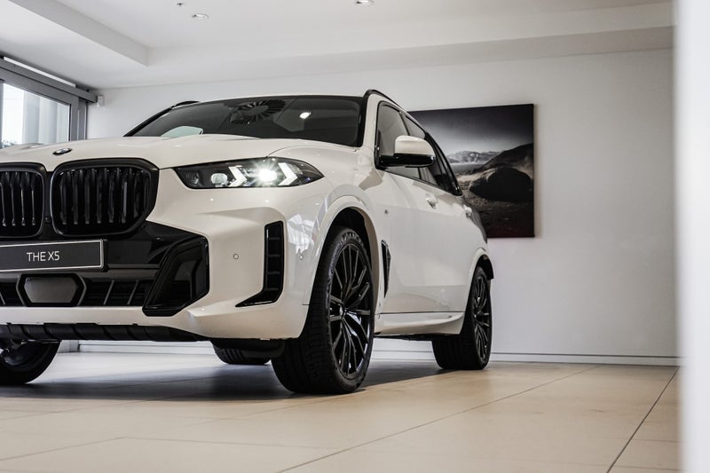 2026 BMW X5 xDrive30d image 5
