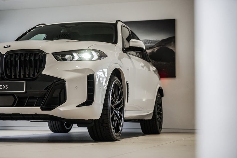 2026 BMW X5 xDrive30d image 5