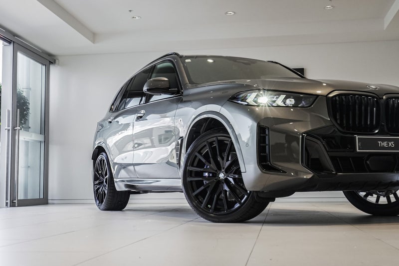 2026 BMW X5 xDrive30d image 2