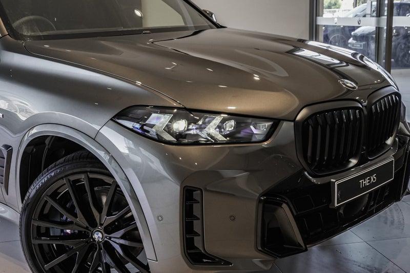 2026 BMW X5 xDrive30d image 3