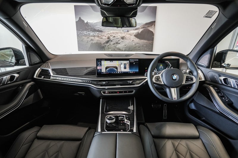 2026 BMW X5 xDrive30d image 3